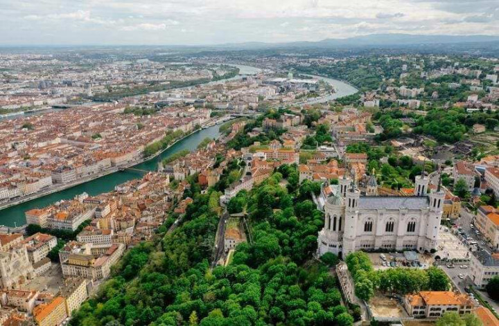 Lyon and Beaujolais Wine Tour - 3-day trip France vineyard
